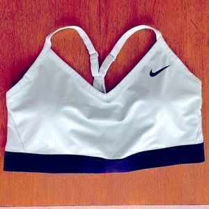 Nike Women's Light-Support Padded Sports Bra, Light Green, Size 1X